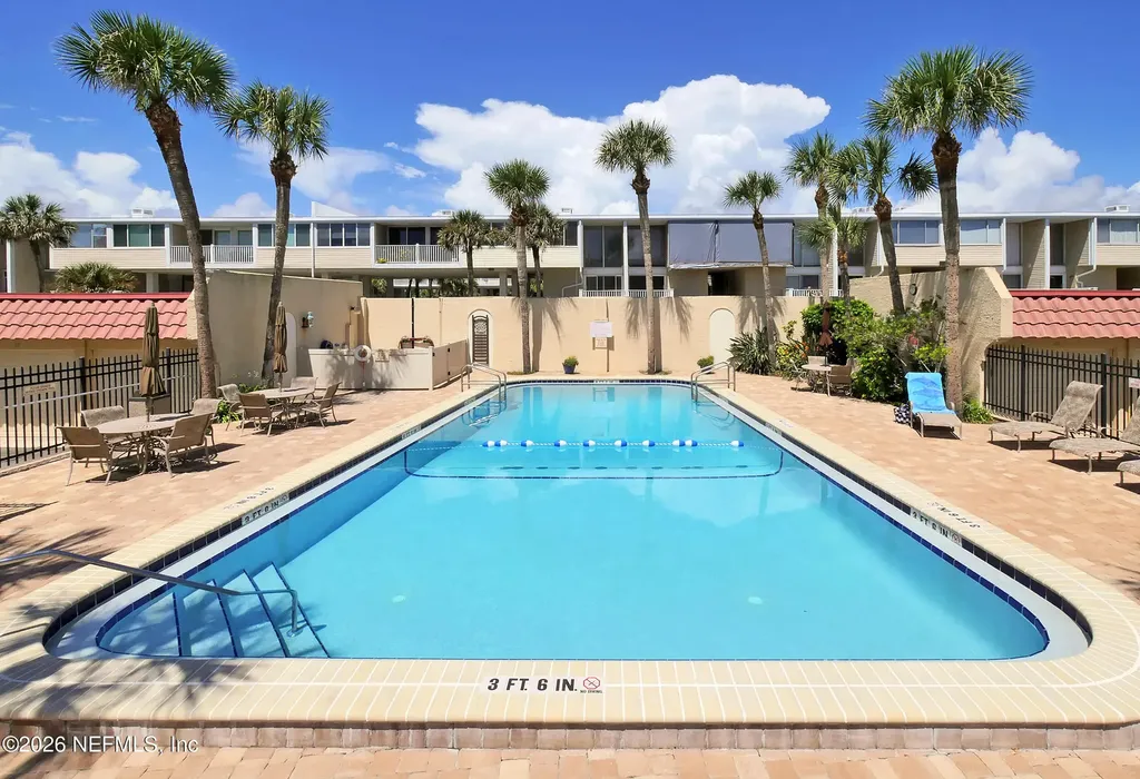 10 10th Street Atlantic Beach FL 32233
