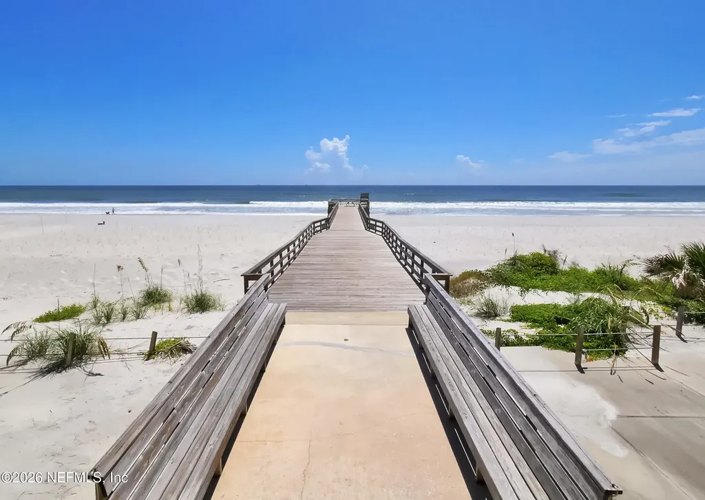 10 10th Street Atlantic Beach FL 32233