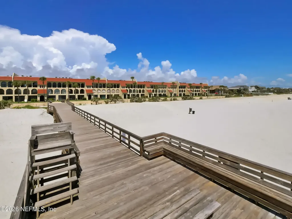 10 10th Street Atlantic Beach FL 32233
