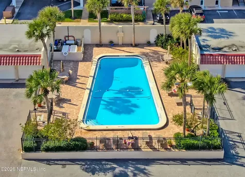 10 10th Street Atlantic Beach FL 32233