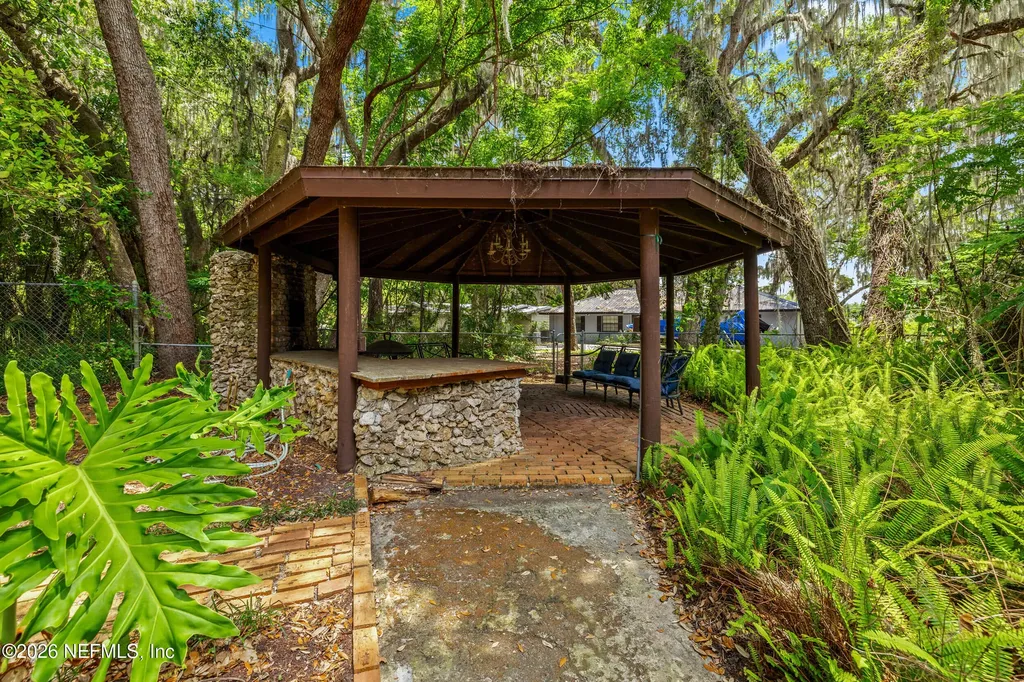 24900 NE 147 Place Salt Springs FL 32134