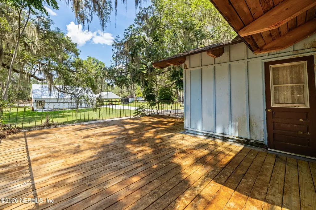 24900 NE 147 Place Salt Springs FL 32134