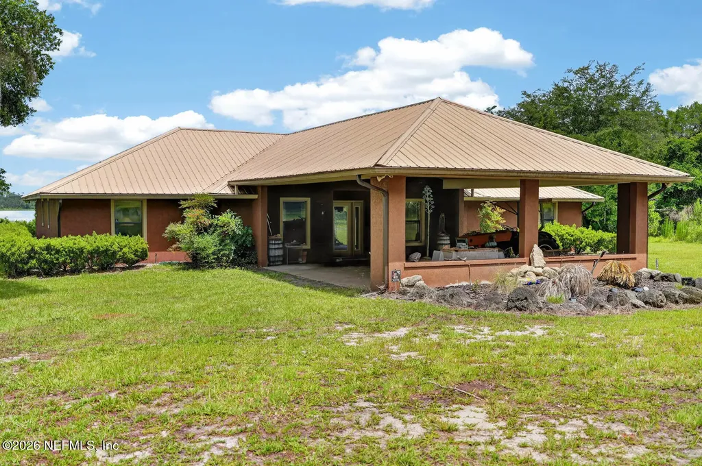 140 Lake Street Pomona Park FL 32181