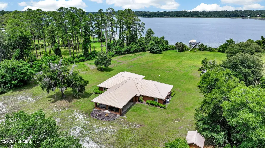 140 Lake Street Pomona Park FL 32181