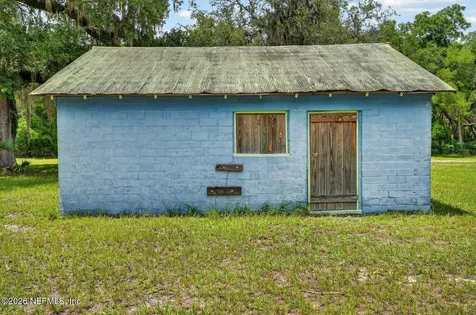 140 Lake Street Pomona Park FL 32181