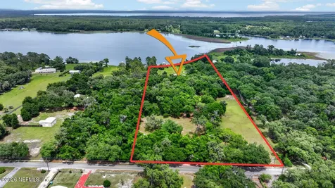 140 Lake Street Pomona Park FL 32181