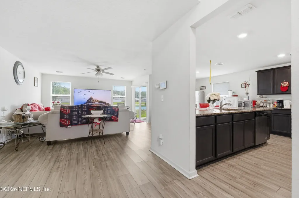 8655 Newnan Lake Drive Macclenny FL 32063