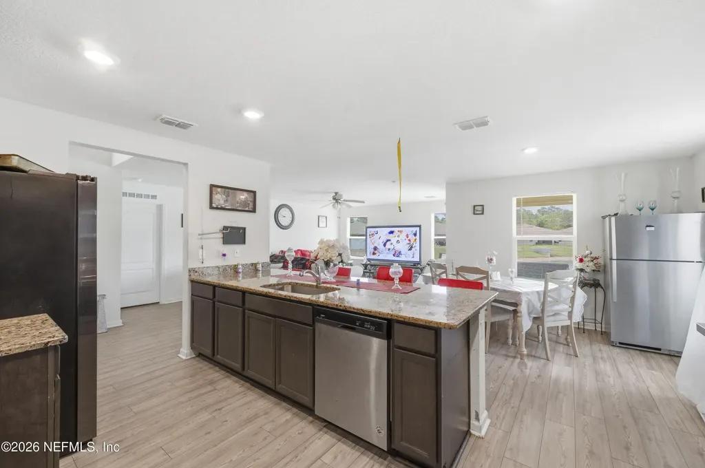 8655 Newnan Lake Drive Macclenny FL 32063