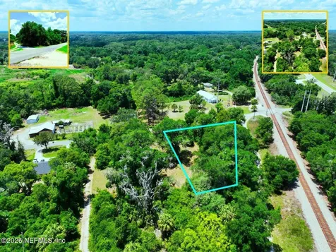 27 S Railroad Avenue Pomona Park FL 32181