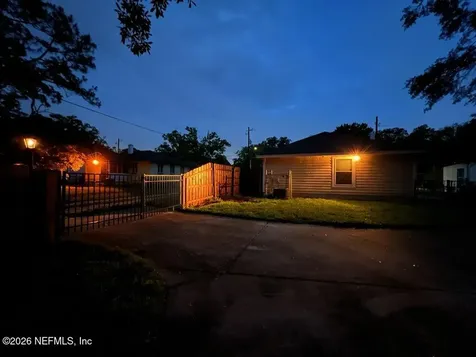 5227 Bunche Drive Jacksonville FL 32209