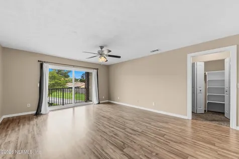 4915 Baymeadows Road Jacksonville FL 32217