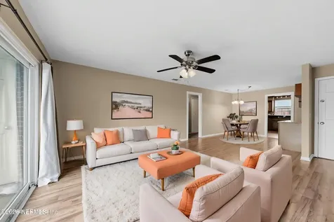 4915 Baymeadows Road Jacksonville FL 32217