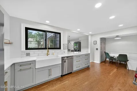 2405 Pineridge Road Jacksonville FL 32207