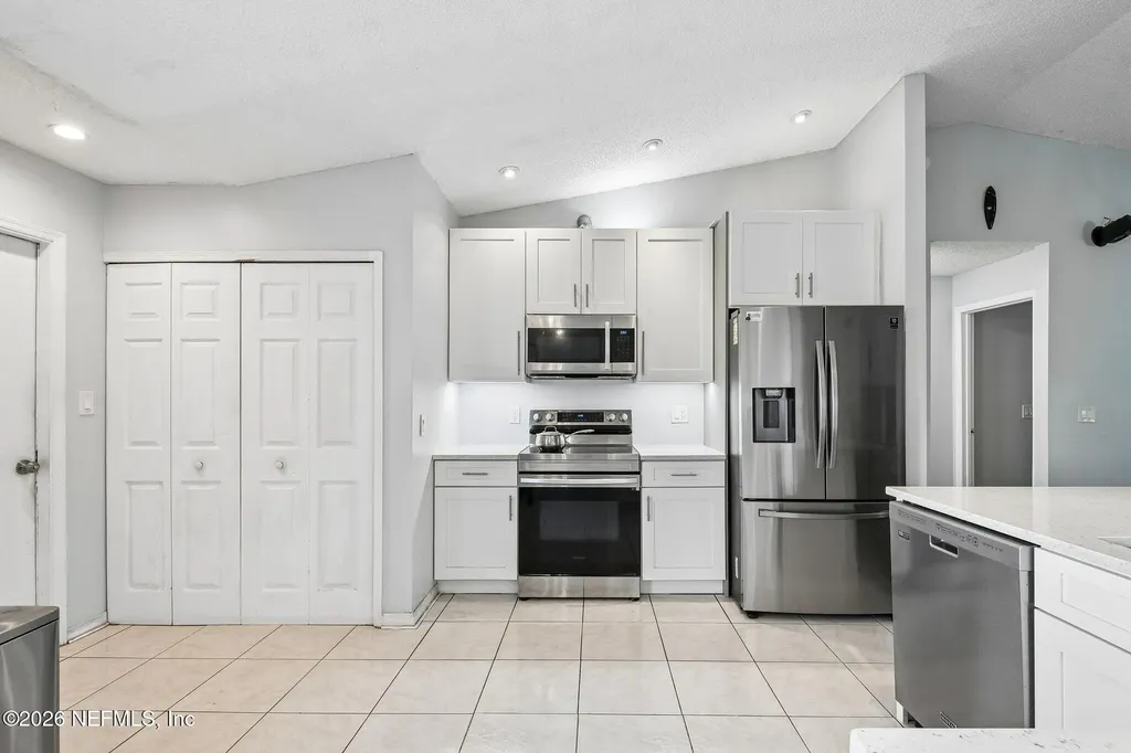 1585 Saddlebrook Lane Jacksonville FL 32221