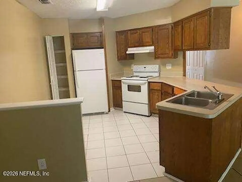 4498 Melissa Court W Jacksonville FL 32210