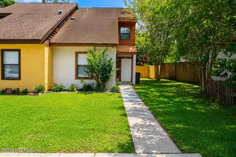 7668 Melissa Court N Jacksonville FL 32210