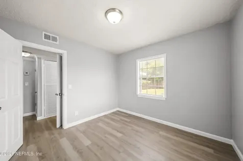 1241 King Arthur Road Jacksonville FL 32211