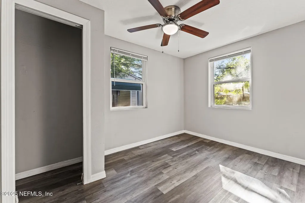 4044 Hunter Circle Jacksonville FL 32207