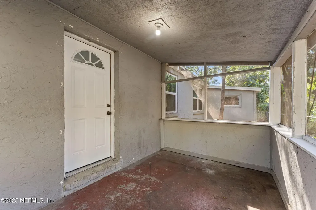 4044 Hunter Circle Jacksonville FL 32207