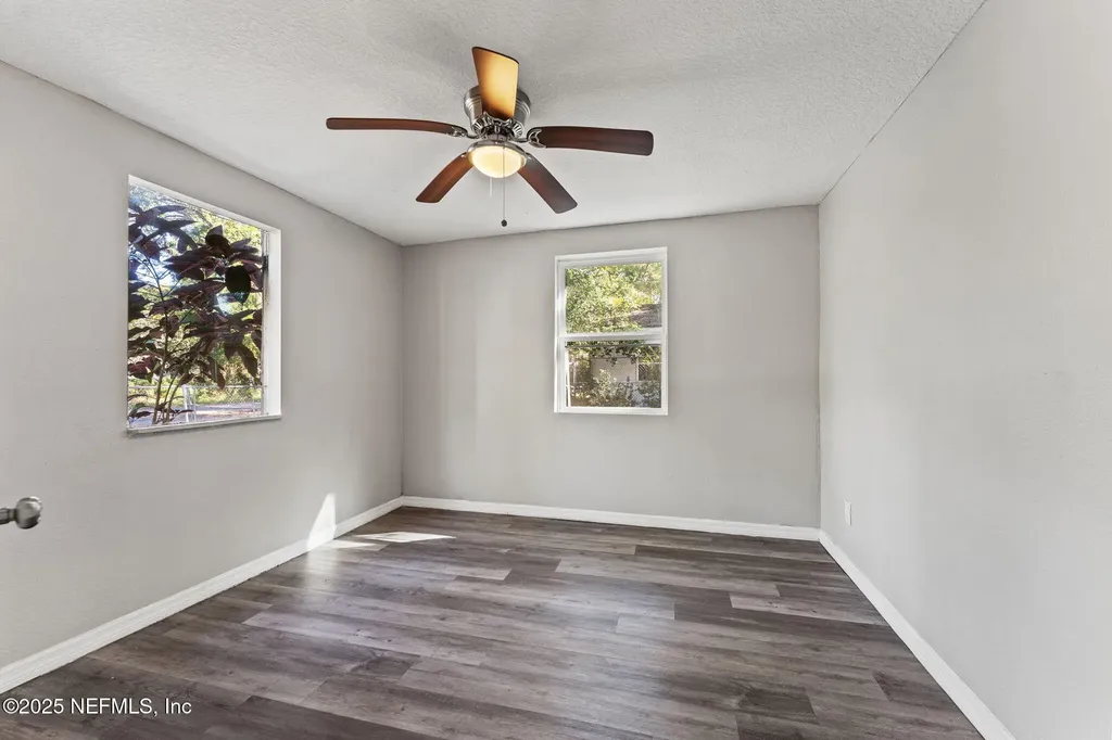 4044 Hunter Circle Jacksonville FL 32207