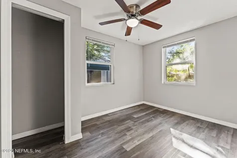 4044 Hunter Circle Jacksonville FL 32207