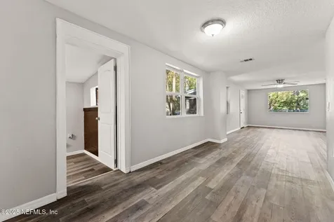 4044 Hunter Circle Jacksonville FL 32207