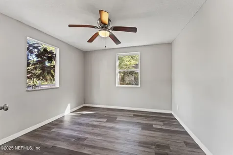 4044 Hunter Circle Jacksonville FL 32207