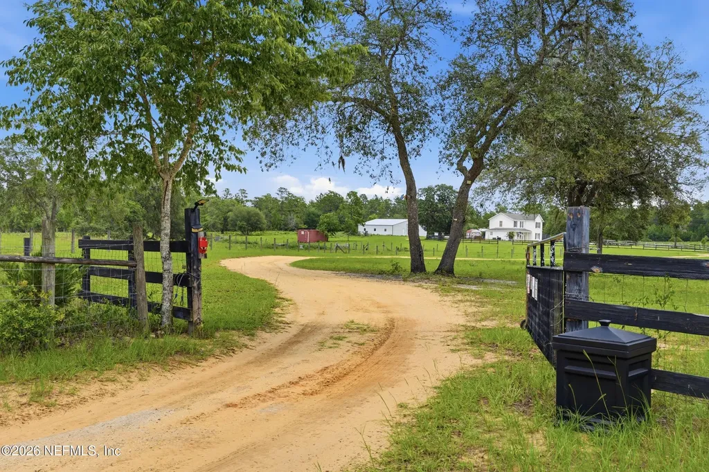 8449 State Road 100 Melrose FL 32666
