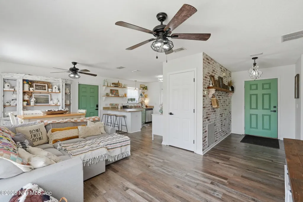 8449 State Road 100 Melrose FL 32666