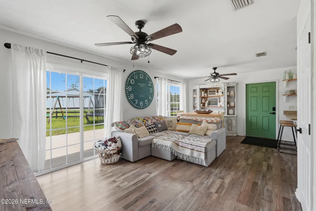 8449 State Road 100 Melrose FL 32666