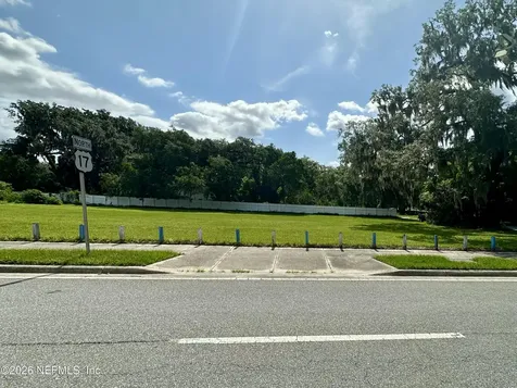 000 S Summit Street Crescent City FL 32112