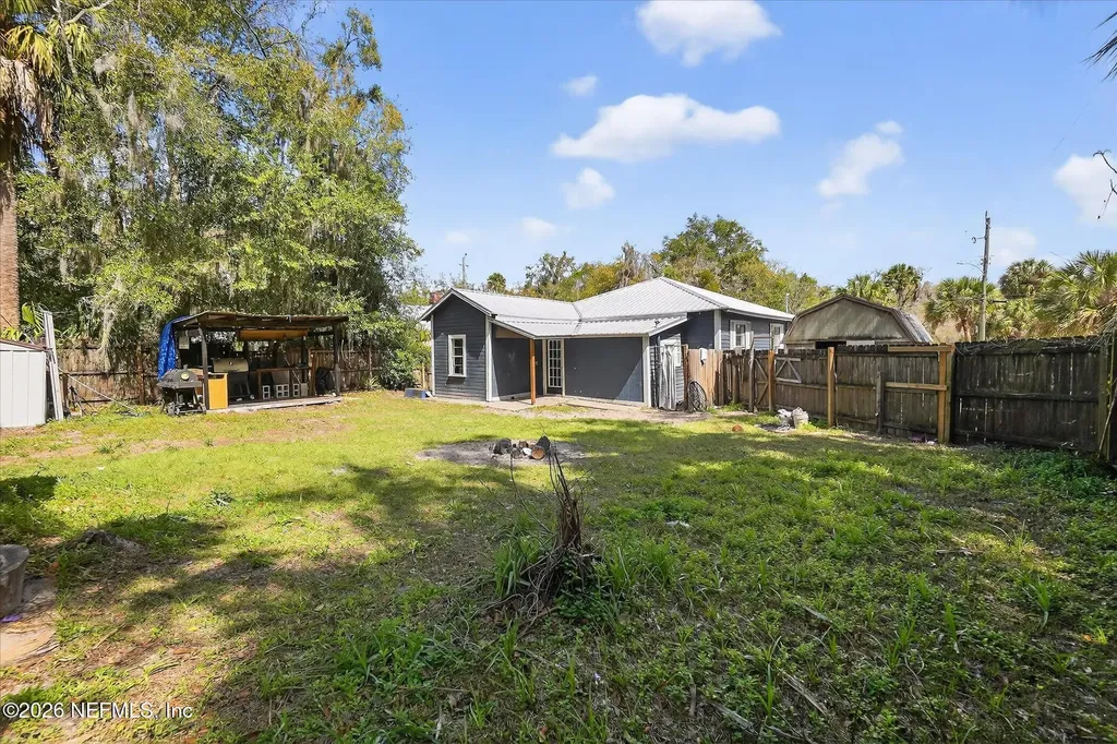 1124 S 12th Street Palatka FL 32177