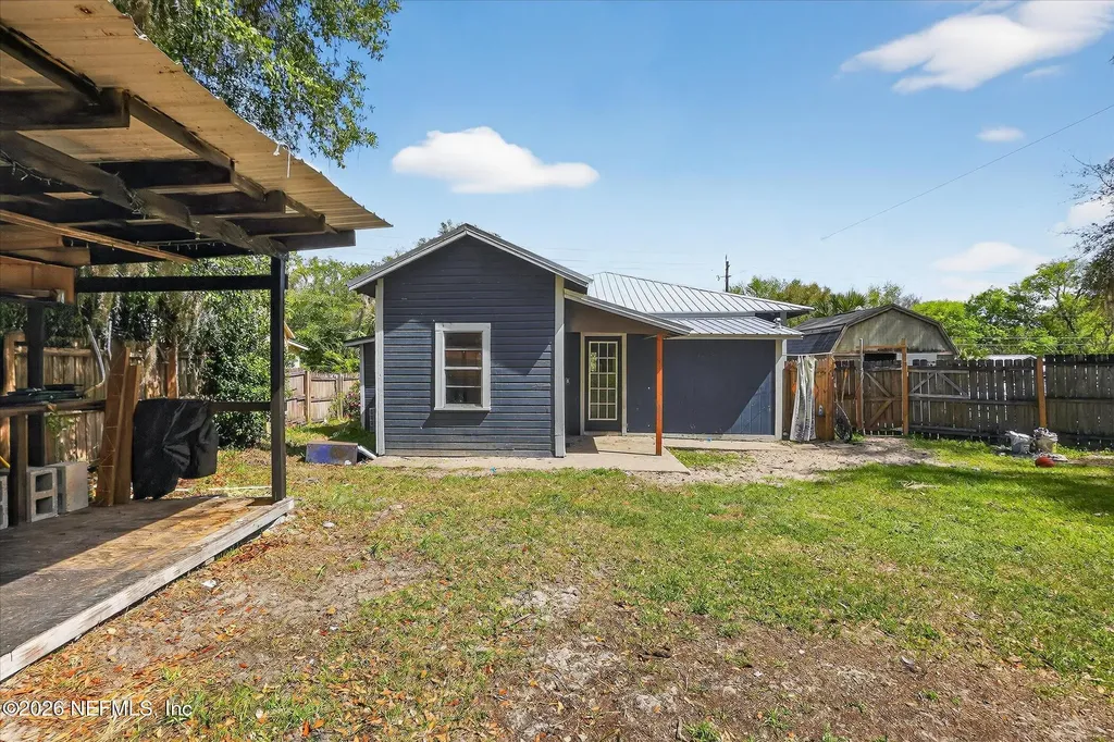 1124 S 12th Street Palatka FL 32177