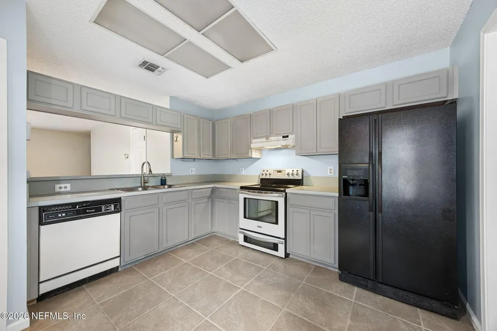 3541 Rain Forest Drive W Jacksonville FL 32277