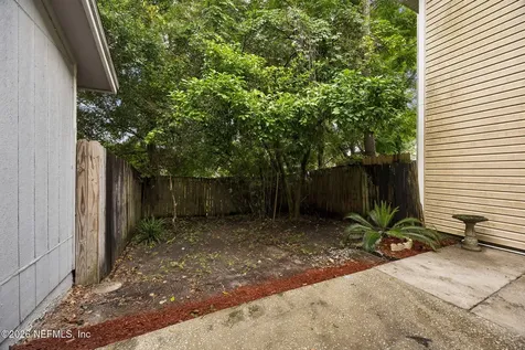 3541 Rain Forest Drive W Jacksonville FL 32277