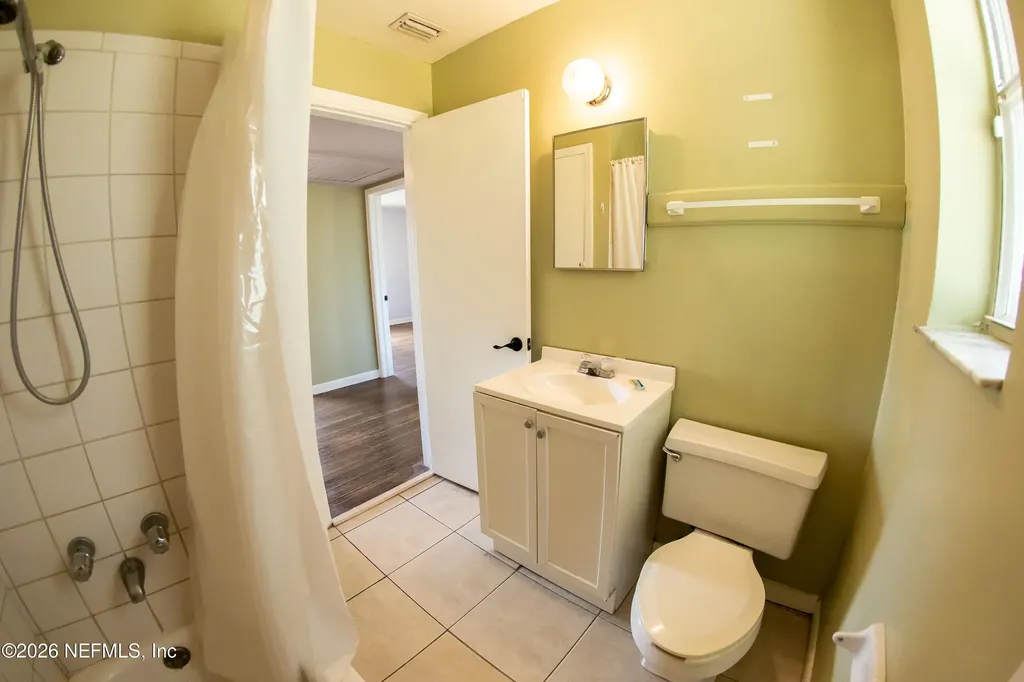 2457 Broward Road Jacksonville FL 32218