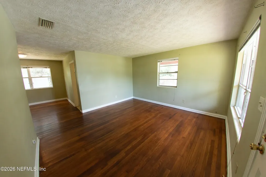 2457 Broward Road Jacksonville FL 32218