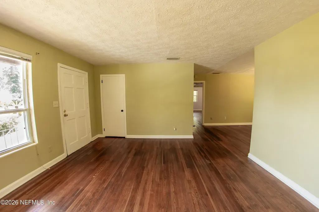 2457 Broward Road Jacksonville FL 32218