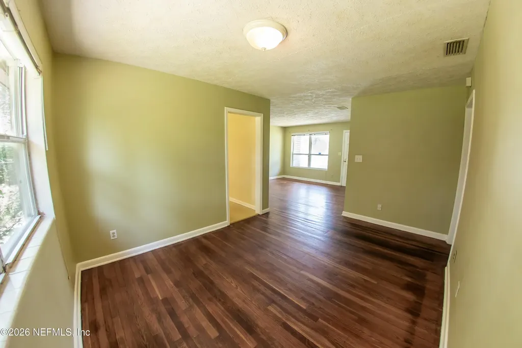 2457 Broward Road Jacksonville FL 32218