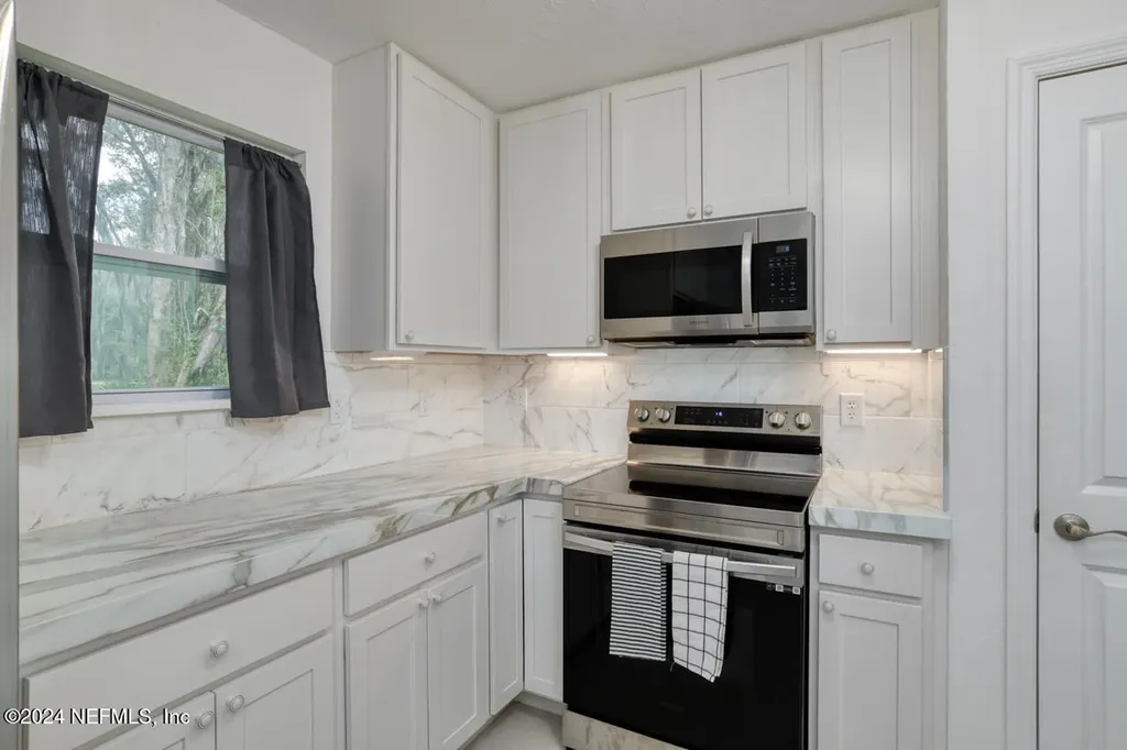 101 Killian Drive Hawthorne FL 32640