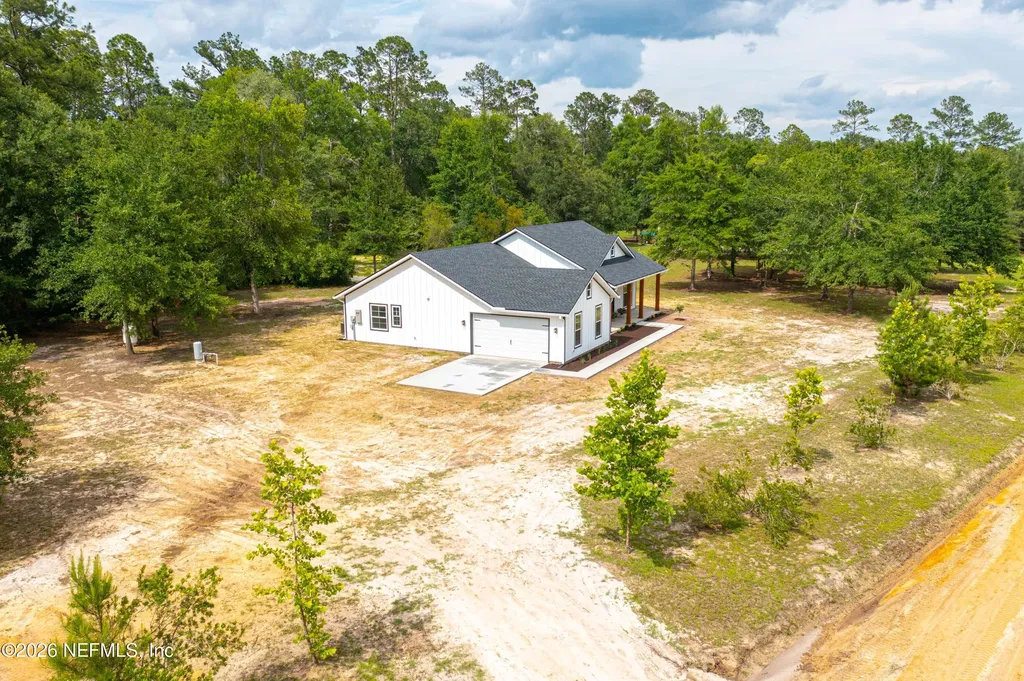 8021 Yellow Pine Circle Glen St. Mary FL 32040