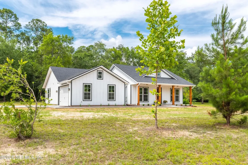 8021 Yellow Pine Circle Glen St. Mary FL 32040