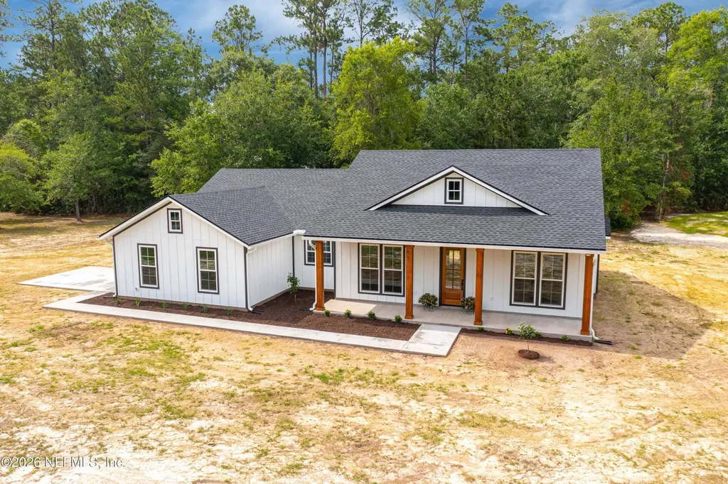 8021 Yellow Pine Circle Glen St. Mary FL 32040