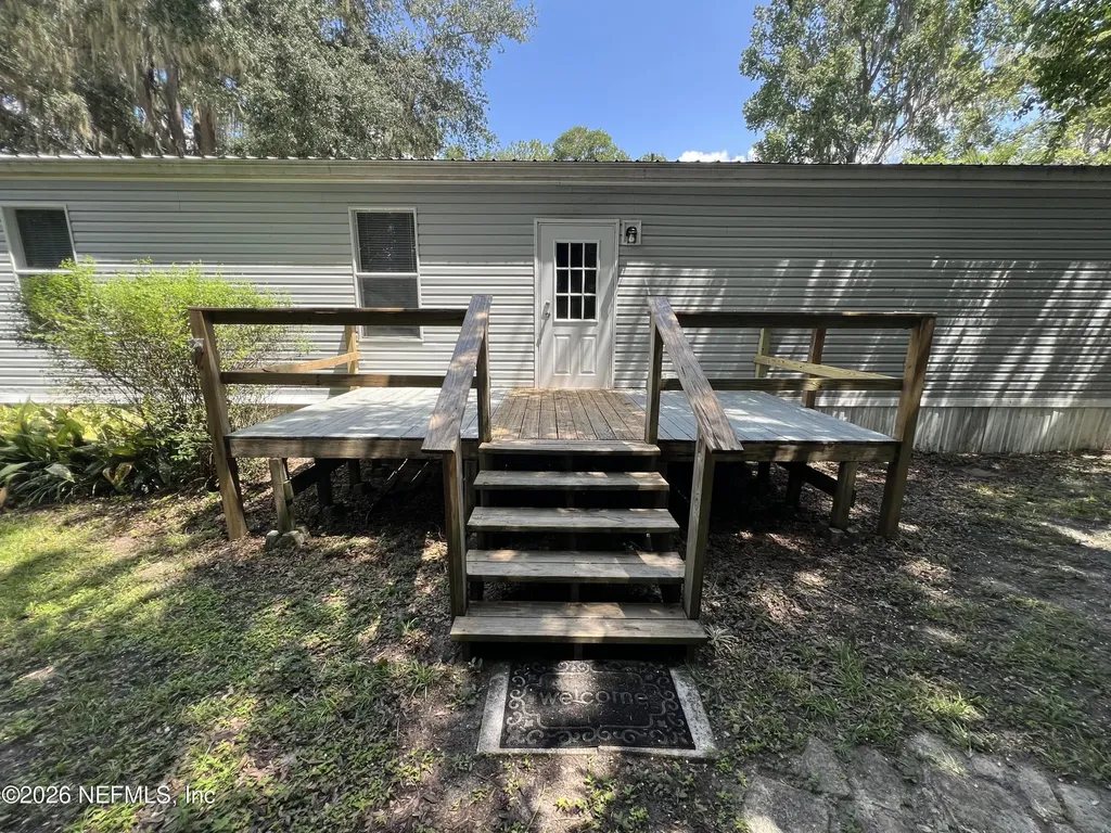 140 Price Road Hawthorne FL 32640