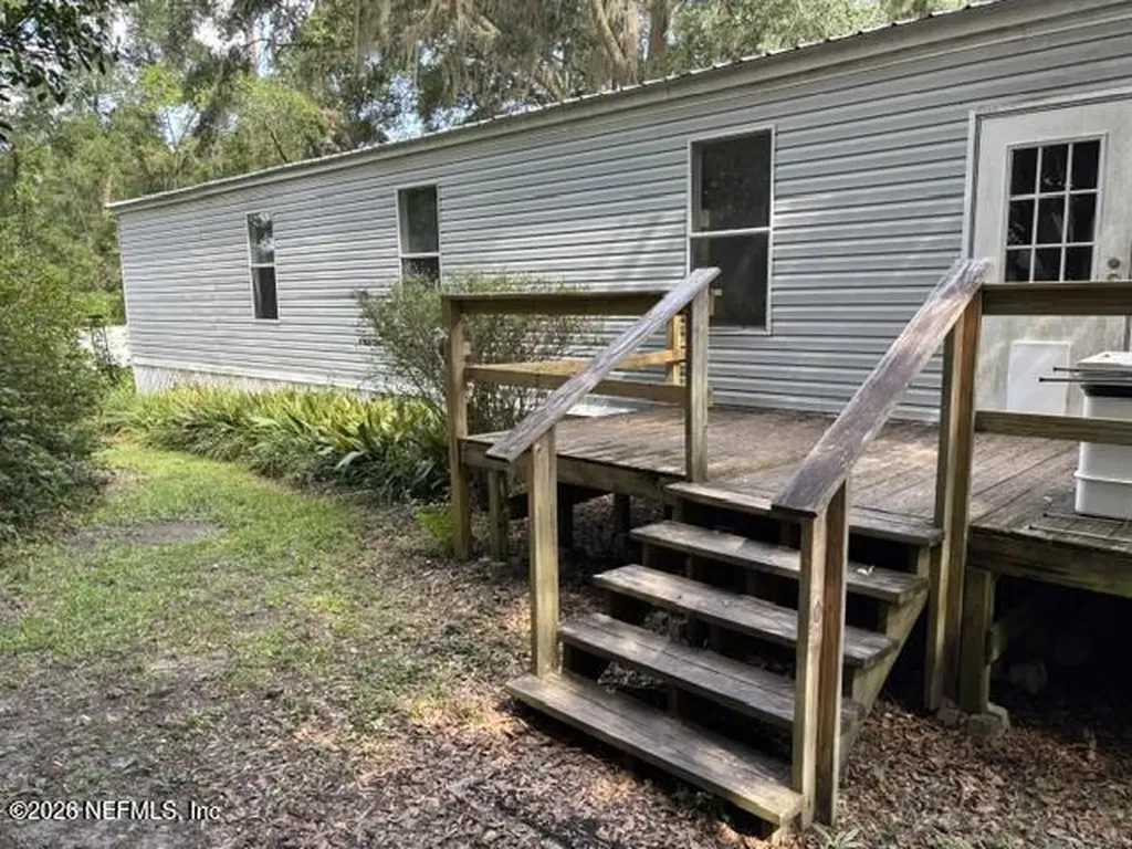 140 Price Road Hawthorne FL 32640