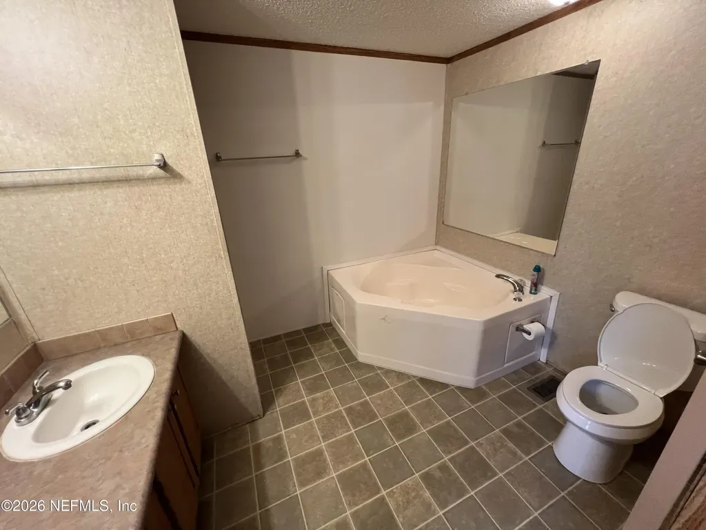 140 Price Road Hawthorne FL 32640
