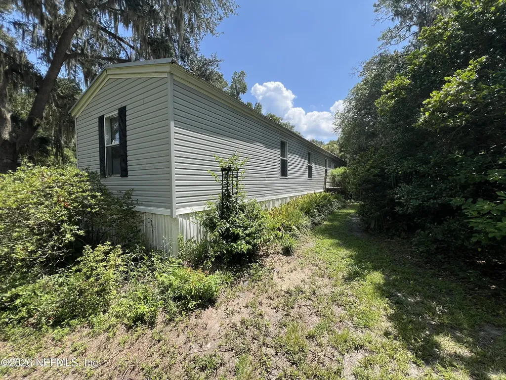 140 Price Road Hawthorne FL 32640