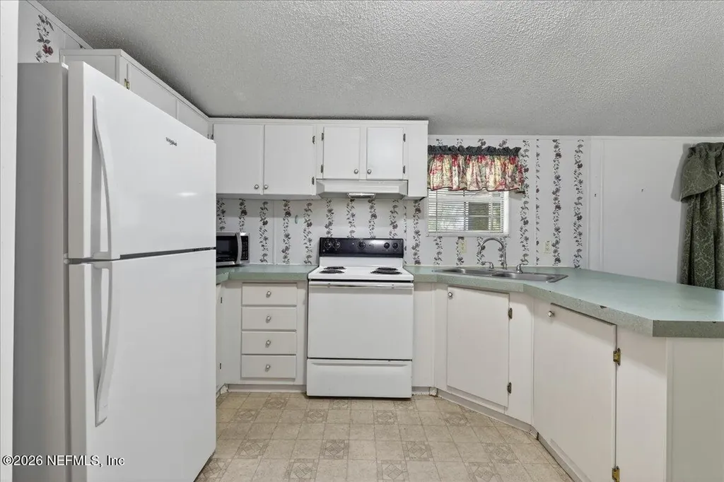 101 Diamond Lake Drive Crescent City FL 32112