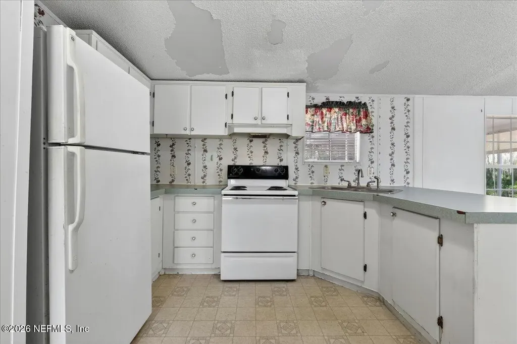 101 Diamond Lake Drive Crescent City FL 32112