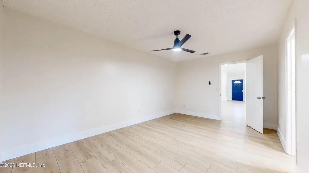 4773 Barnes S Jacksonville FL 32207